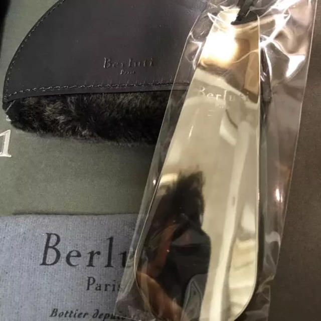 Berluti(ベルルッティ)のベルルッティ シューケアセット 非売品 メンズの靴/シューズ(ドレス/ビジネス)の商品写真