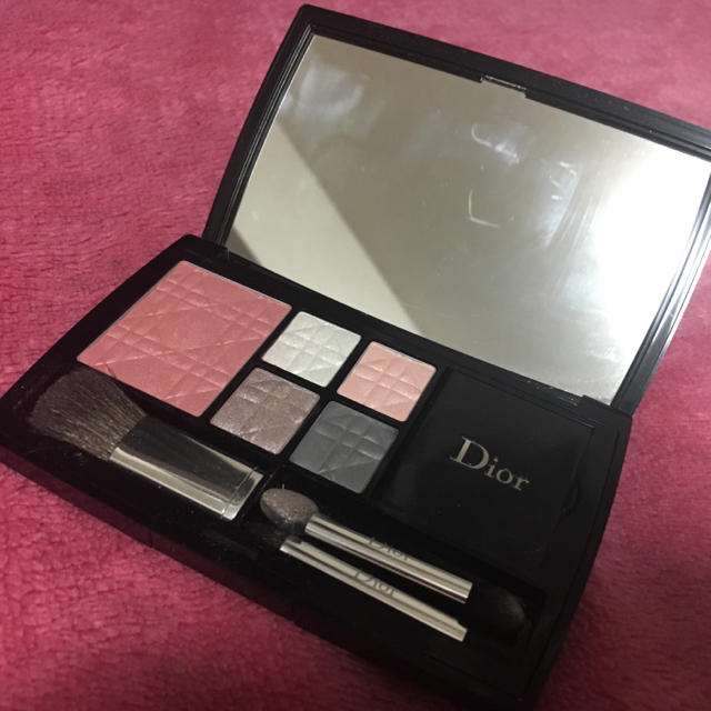 Dior(ディオール)のディオール メイクパレット コスメ/美容のキット/セット(コフレ/メイクアップセット)の商品写真
