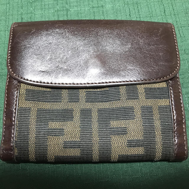 FENDI(フェンディ)のフェンディー 折りたたみ財布 レディースのファッション小物(財布)の商品写真