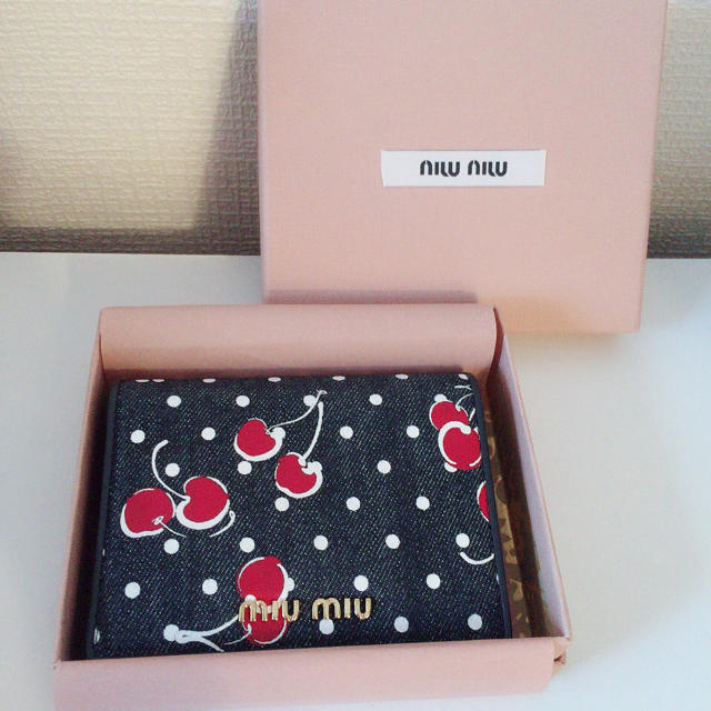 miumiu財布