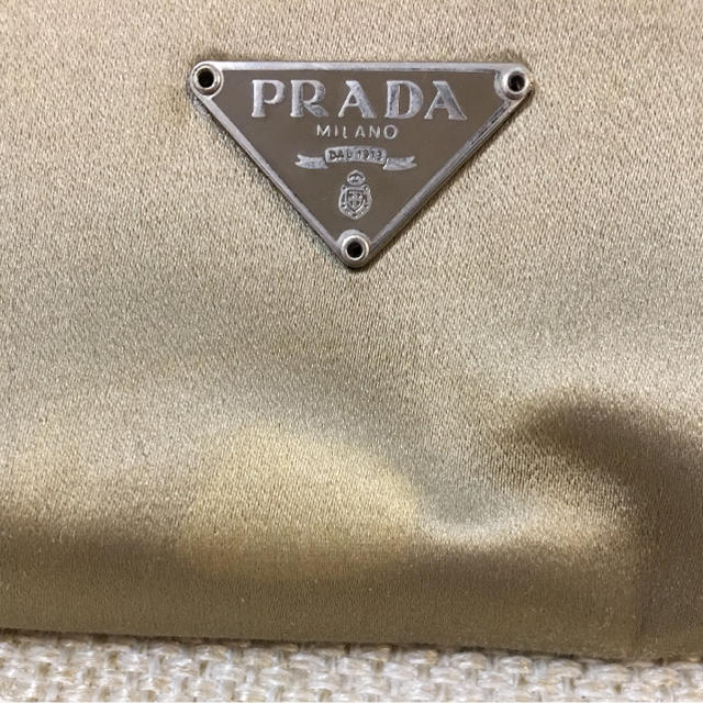 PRADA(プラダ)のプラダ ゴールド ポーチ クラッチバッグ レディースのバッグ(クラッチバッグ)の商品写真