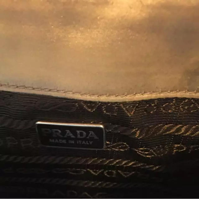 PRADA(プラダ)のプラダ ゴールド ポーチ クラッチバッグ レディースのバッグ(クラッチバッグ)の商品写真