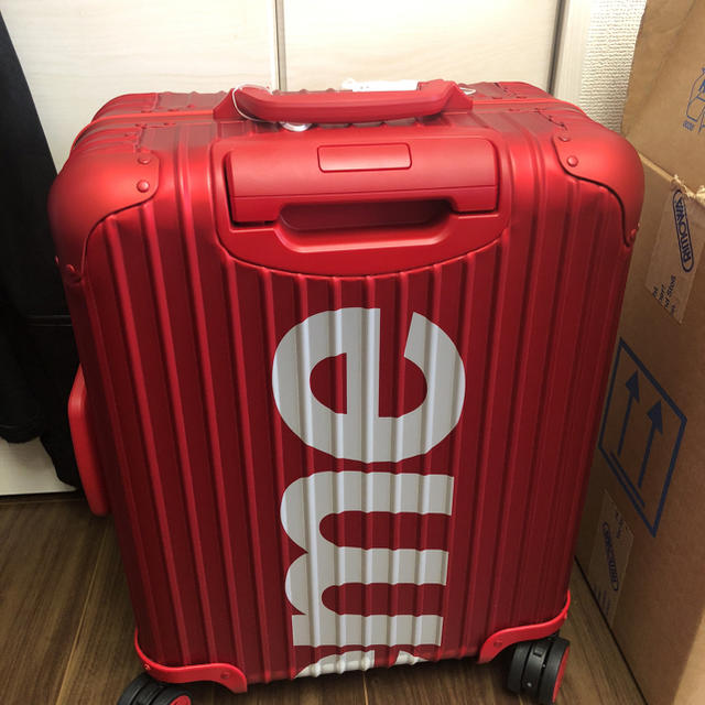 RIMOWA(リモワ)のリモワ シュプリーム 45L 新品 メンズのバッグ(トラベルバッグ/スーツケース)の商品写真