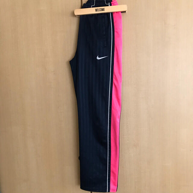 NIKE(ナイキ)の【難有り】NIKE ロングパンツ スポーツ/アウトドアのトレーニング/エクササイズ(トレーニング用品)の商品写真