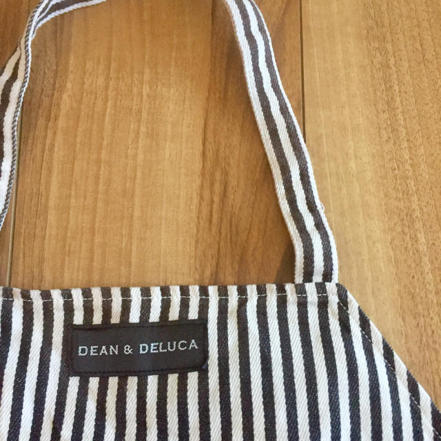 DEAN & DELUCA(ディーンアンドデルーカ)のDEAN&DELUCA  キッズサイズ エプロン(子ども用) キッズ/ベビー/マタニティの授乳/お食事用品(お食事エプロン)の商品写真