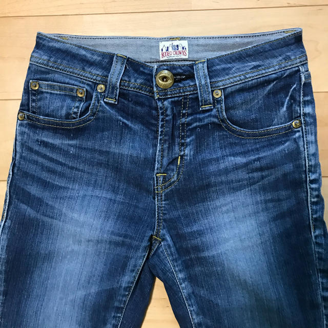 RODEO CROWNS(ロデオクラウンズ)のロデオクラウンズ    スキニーデニム  size 24   P66 レディースのパンツ(スキニーパンツ)の商品写真