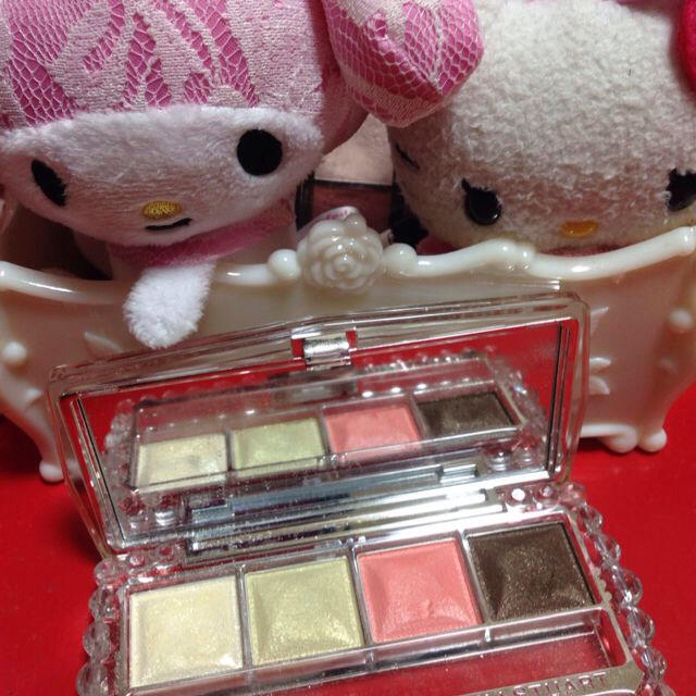 JILLSTUART(ジルスチュアート)のジルスチュアート♥︎eyeshadow コスメ/美容のベースメイク/化粧品(その他)の商品写真