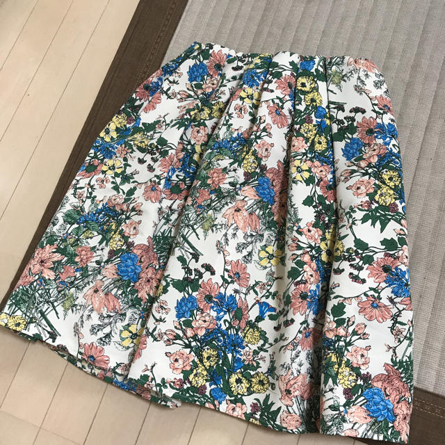 aquagirl(アクアガール)の花柄スカート レディースのスカート(ひざ丈スカート)の商品写真