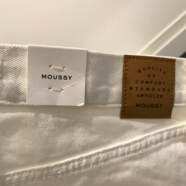 moussy(マウジー)のmoussy  スカート ボトムス ホワイト レディースのスカート(ミニスカート)の商品写真