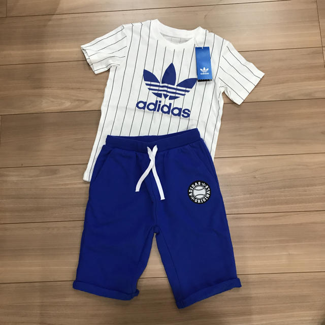 adidas(アディダス)の120  アディダス  セット キッズ/ベビー/マタニティのキッズ服男の子用(90cm~)(Tシャツ/カットソー)の商品写真