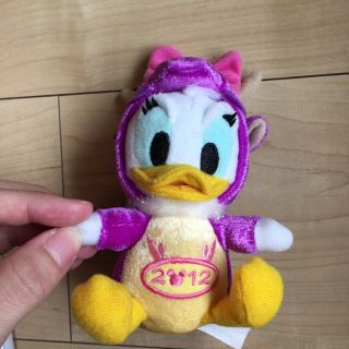 ディズニー(Disney)の干支デイジー（辰）ぬいぐるみバッジ(キャラクターグッズ)