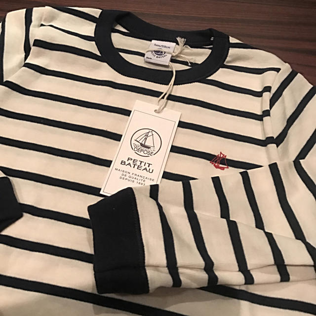 PETIT BATEAU(プチバトー)のプチバトー 17AW マリニエール長袖パジャマ 5ans 新品 キッズ/ベビー/マタニティのキッズ服男の子用(90cm~)(パジャマ)の商品写真