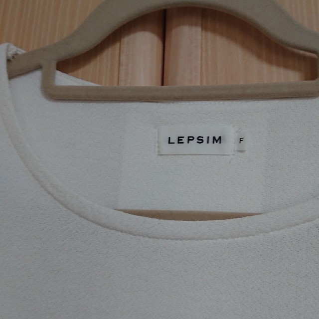 LEPSIM(レプシィム)のLEPSIM トップス 白 春夏 フリーサイズ レディースのトップス(チュニック)の商品写真