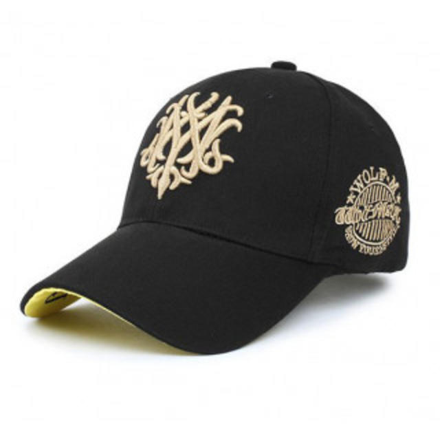 ブラック×ゴールド WOLF マーク　アメリカ海兵隊 ミリタリー キャップ 帽子 メンズの帽子(キャップ)の商品写真
