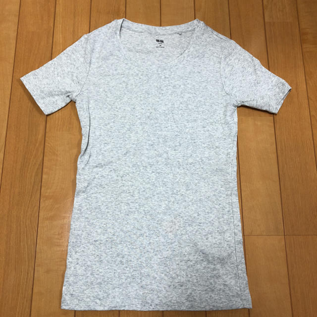 UNIQLO(ユニクロ)のユニクロ Tシャツ グレー レディースのトップス(Tシャツ(半袖/袖なし))の商品写真