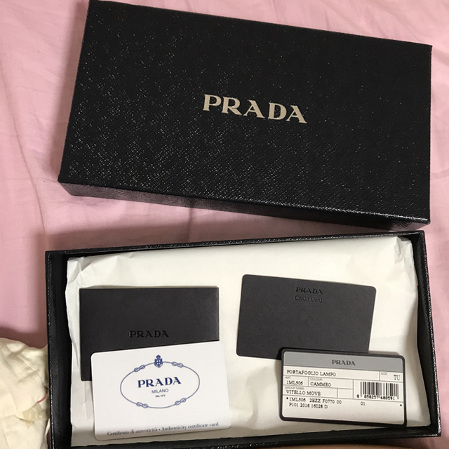 PRADA(プラダ)のプラダ 財布 レディースのファッション小物(財布)の商品写真