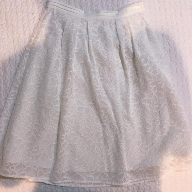 anySiS(エニィスィス)の〈新品未着用〉anysis❁﻿フラワースカート レディースのスカート(ひざ丈スカート)の商品写真