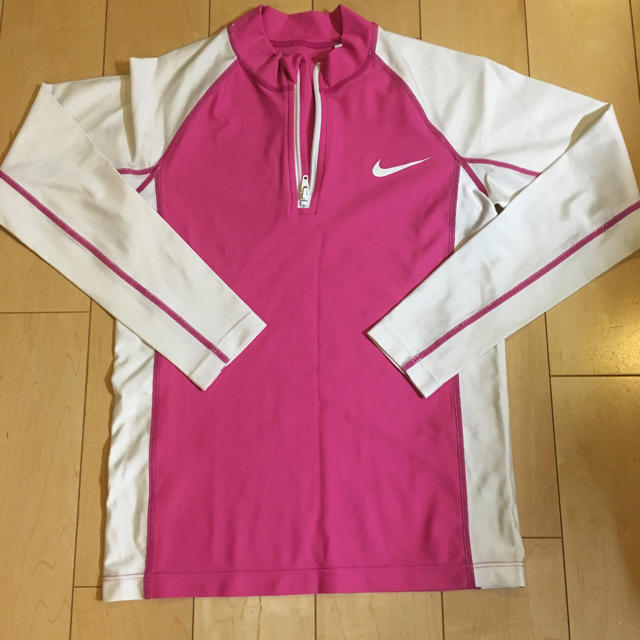 NIKE(ナイキ)の140㎝  ラッシュガード キッズ/ベビー/マタニティのキッズ服女の子用(90cm~)(水着)の商品写真