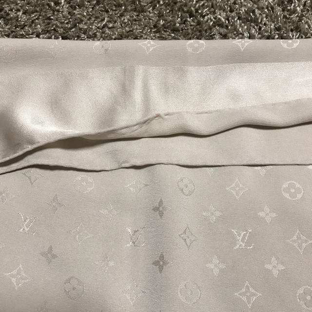 LOUIS VUITTON(ルイヴィトン)の★ミエ様専用★ルイヴィトン  スカーフ レディースのファッション小物(バンダナ/スカーフ)の商品写真