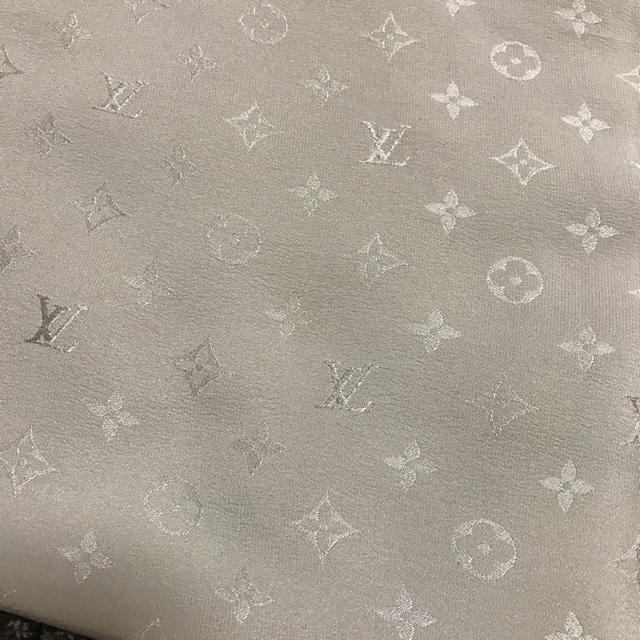 LOUIS VUITTON(ルイヴィトン)の★ミエ様専用★ルイヴィトン  スカーフ レディースのファッション小物(バンダナ/スカーフ)の商品写真