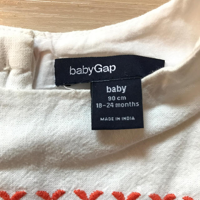 babyGAP(ベビーギャップ)の値下げ！babyGap 刺繍たっぷり フォークロア ワンピース 90サイズ キッズ/ベビー/マタニティのキッズ服女の子用(90cm~)(ワンピース)の商品写真