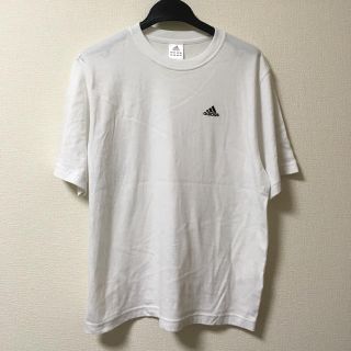 アディダス(adidas)のadidas Tシャツ(Tシャツ/カットソー(半袖/袖なし))