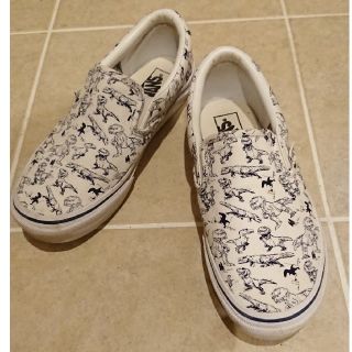 VANS - VANS スリッポン 限定コラボ 恐竜アーロと少年24.5の通販 by