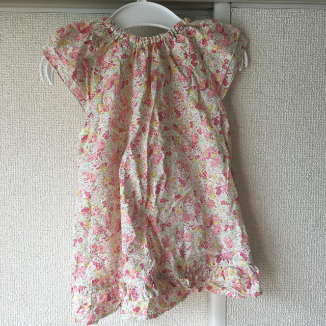 BeBe(ベベ)のbebe ワンピース 花柄ワンピース キッズ/ベビー/マタニティのキッズ服女の子用(90cm~)(ワンピース)の商品写真