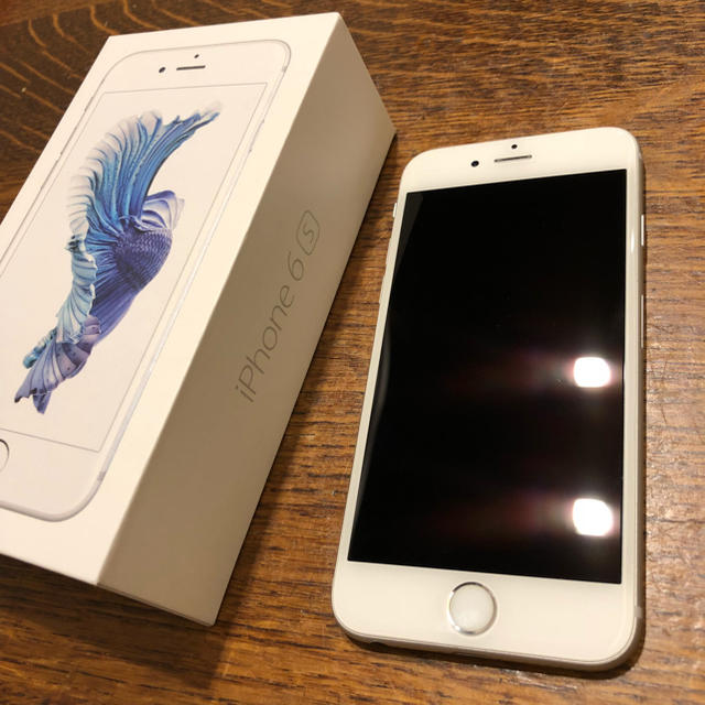 Apple(アップル)のしょう様専用 美品 iphone 6s Silver 64GB docomo  スマホ/家電/カメラのスマートフォン/携帯電話(スマートフォン本体)の商品写真