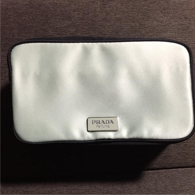 PRADA(プラダ)の【新品同様】PRADA ポーチ ミントグリーン×ブラック レディースのファッション小物(ポーチ)の商品写真