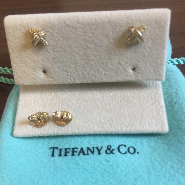 Tiffany & Co.(ティファニー)の限界価格！！美品 ティファニー ダイヤクロスピアス 750YG レディースのアクセサリー(ピアス)の商品写真