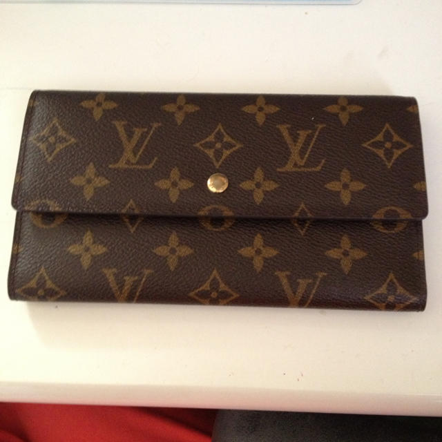 LOUIS VUITTON - 大人っぽく使えるVuitton 長財布 の通販 by Happy Clothes｜ルイヴィトンならラクマ
