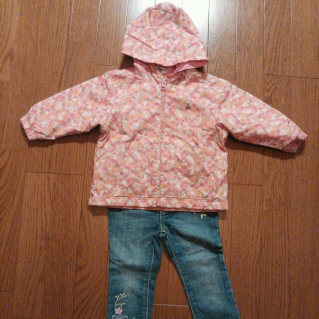 GAP Kids(ギャップキッズ)のgap☆花柄ウィンドブレーカー80 キッズ/ベビー/マタニティのキッズ服女の子用(90cm~)(その他)の商品写真