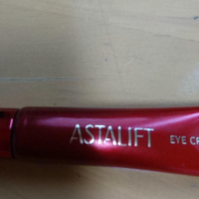 ASTALIFT(アスタリフト)の値下げ⊂(★¨★)⊃アスタリフトアイクリーム＊残量６割＊…★ コスメ/美容のスキンケア/基礎化粧品(アイケア/アイクリーム)の商品写真