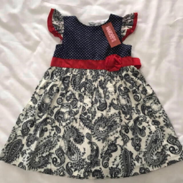 ワンピース  新品タグ付き サイズ3T 最安値 キッズ/ベビー/マタニティのキッズ服女の子用(90cm~)(ワンピース)の商品写真