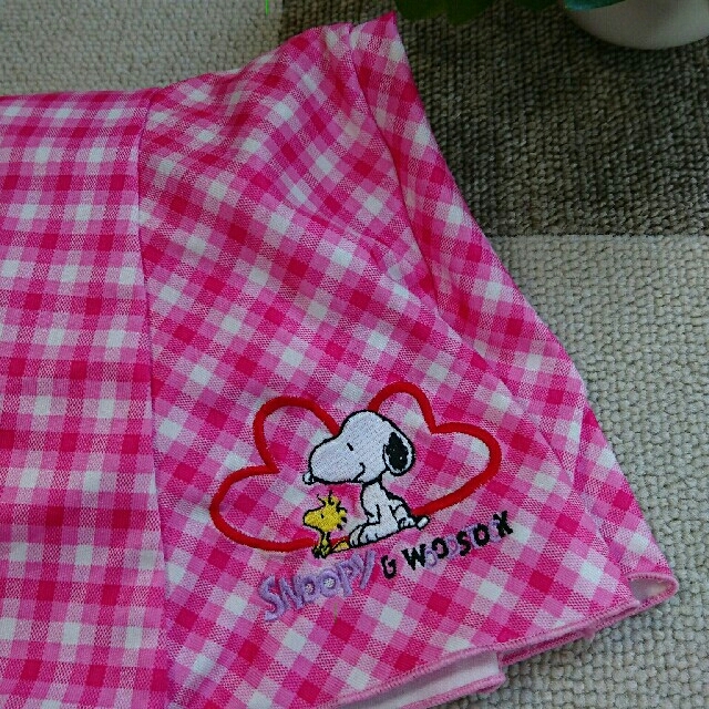 どんぐり様専用☺かわいいピンクスヌーピー水着９０サイズ キッズ/ベビー/マタニティのキッズ服女の子用(90cm~)(水着)の商品写真