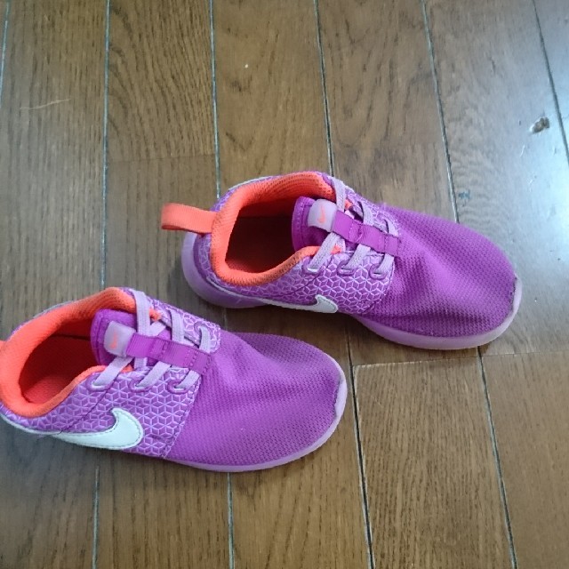 NIKE(ナイキ)のナイキシューズ 18cm キッズ/ベビー/マタニティのキッズ靴/シューズ(15cm~)(フォーマルシューズ)の商品写真