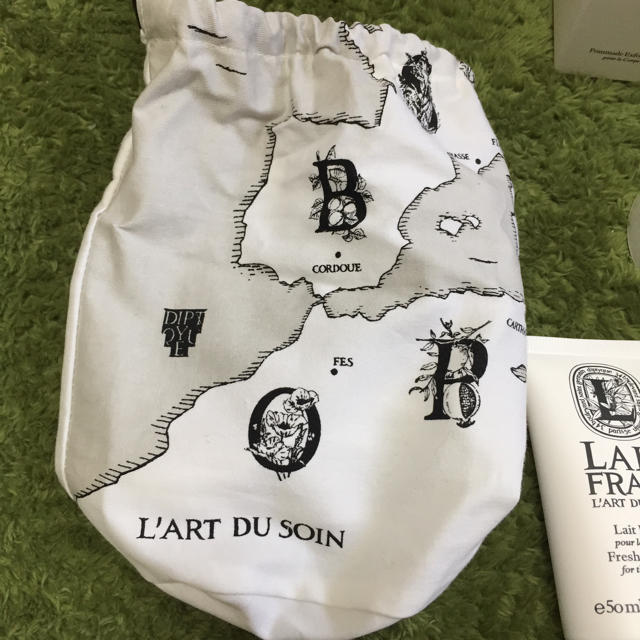 diptyque(ディプティック)のDiptyque トラベルセット 4種・4品セット 専用ポーチ コスメ/美容のボディケア(バスグッズ)の商品写真