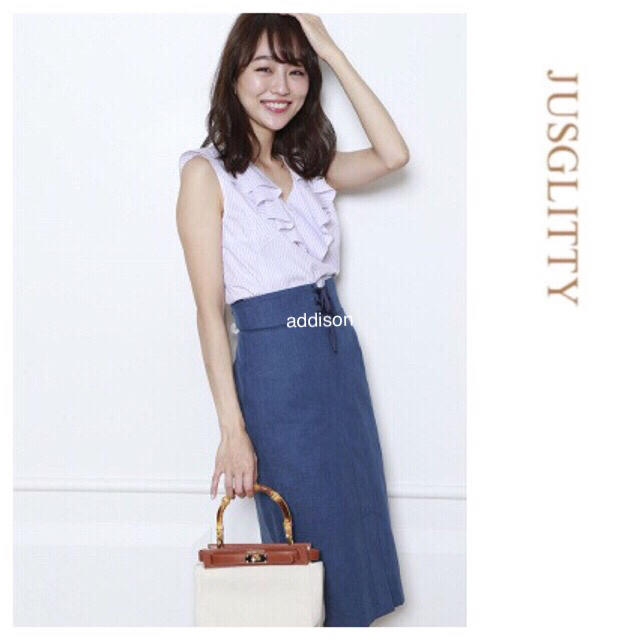 JUSGLITTY(ジャスグリッティー)のJUSGLITTY  限定ラベンダー♡ ラッフルVブラウス レディースのトップス(シャツ/ブラウス(半袖/袖なし))の商品写真