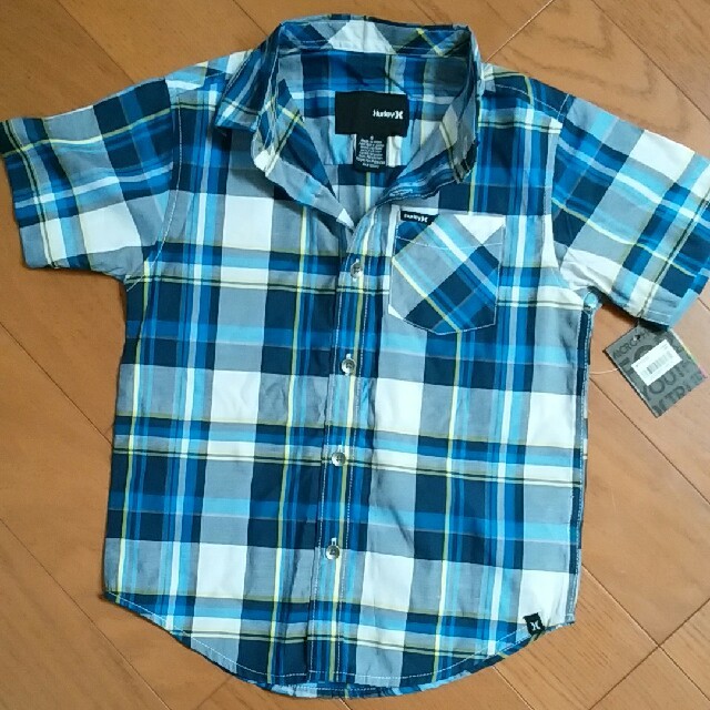 Hurley(ハーレー)の新品　Hurley  ハーレー　子供服　シャツ キッズ/ベビー/マタニティのキッズ服男の子用(90cm~)(Tシャツ/カットソー)の商品写真