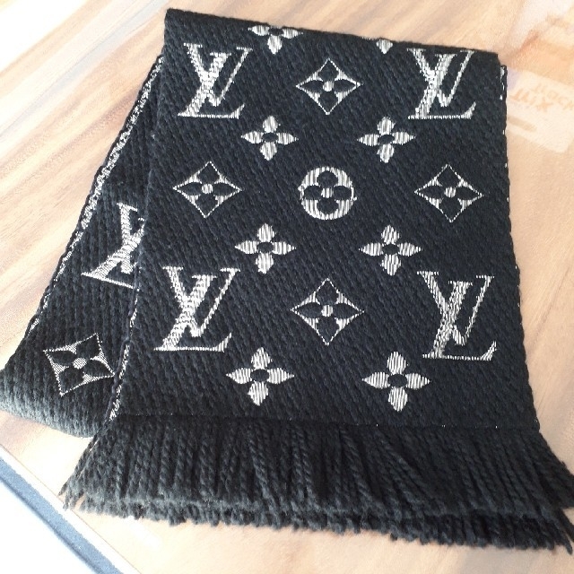 LOUIS VUITTON(ルイヴィトン)のルイ･ヴィトン ロゴマニア  レディースのファッション小物(マフラー/ショール)の商品写真