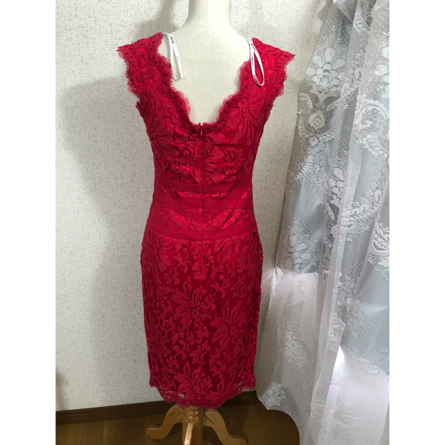 TADASHI SHOJI(タダシショウジ)の新品　タダシショージ　Tadashi Shoji　レッド　ワンピースドレス レディースのワンピース(ひざ丈ワンピース)の商品写真