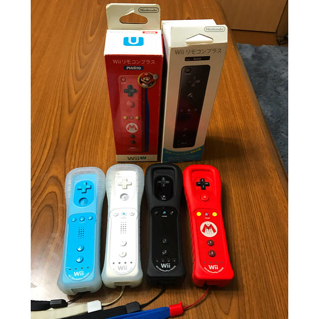 Wii U(ウィーユー)の専用商品  リモコン・マリオカート エンタメ/ホビーのゲームソフト/ゲーム機本体(家庭用ゲーム機本体)の商品写真
