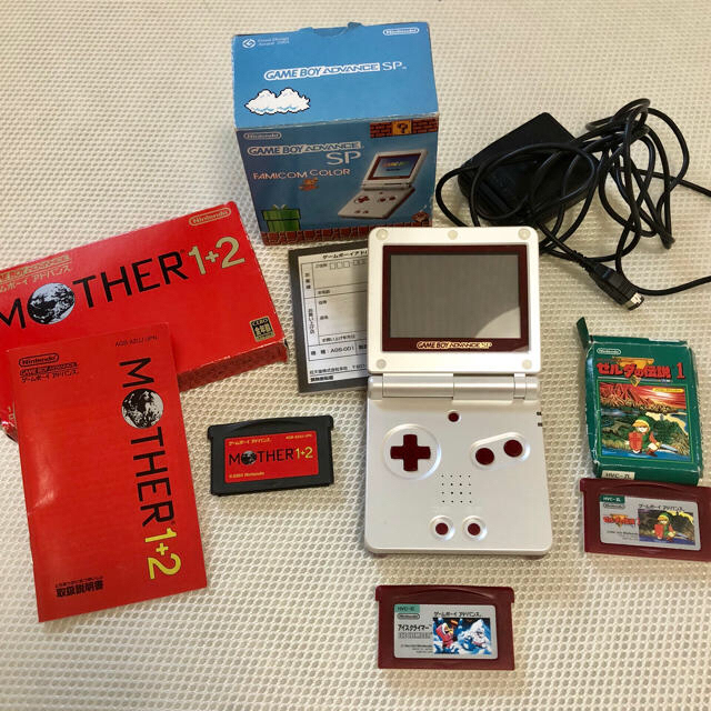 ゲームボーイアドバンス(ゲームボーイアドバンス)のゲームボーイアドバンス SP ファミコンカラーとMOTHER1＋2その他セット エンタメ/ホビーのゲームソフト/ゲーム機本体(携帯用ゲーム機本体)の商品写真