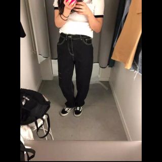 エイチアンドエム(H&M)のH&M ストレート デニム パンツ 新品未使用(デニム/ジーンズ)