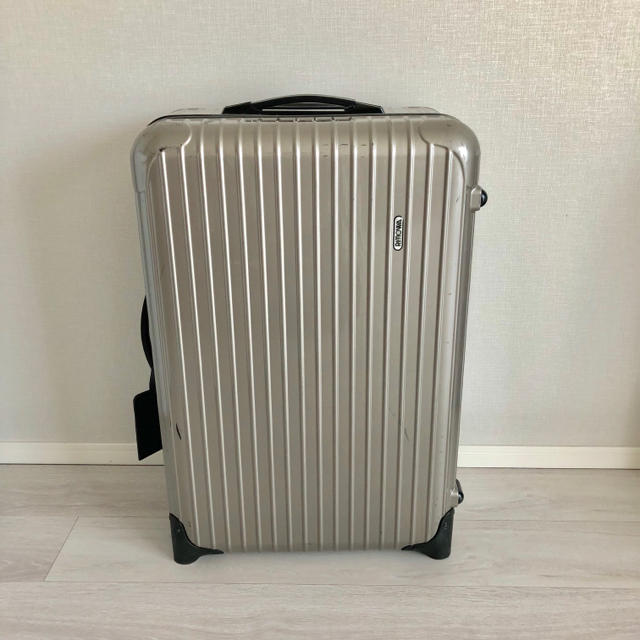 RIMOWA(リモワ)の週末限定お値下げ リモワ 2輪スーツケース インテリア/住まい/日用品の日用品/生活雑貨/旅行(旅行用品)の商品写真