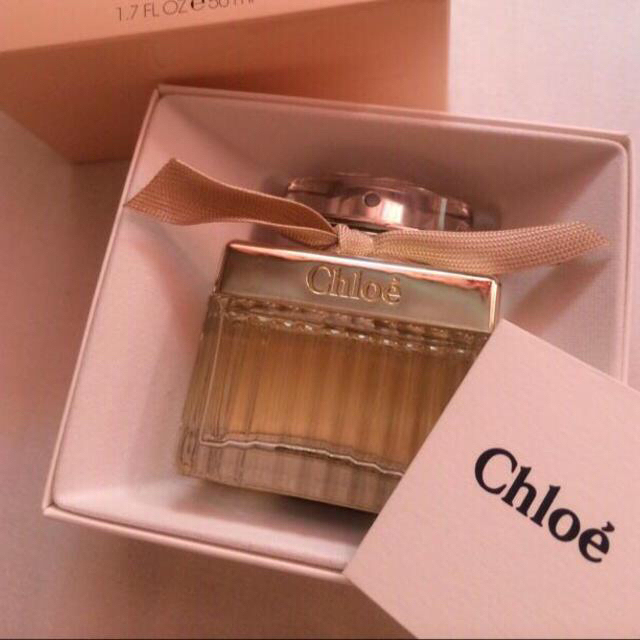 Chloe(クロエ)のchloe オードパルファム 50ml コスメ/美容の香水(香水(女性用))の商品写真