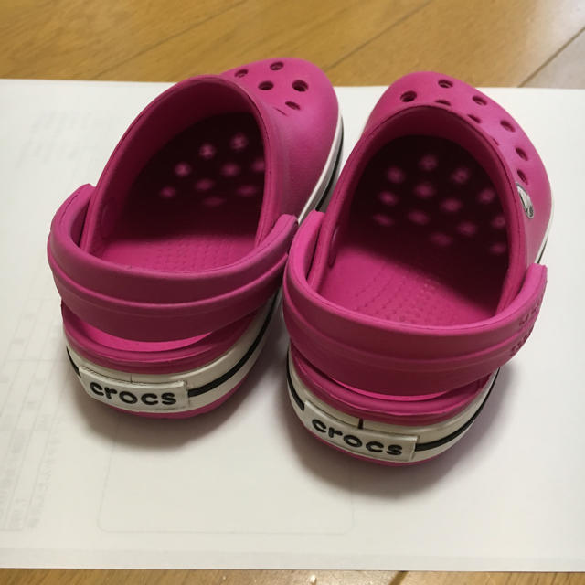 crocs(クロックス)のゆーり様専用 美品クロックスcrocs クロックバンド キッズc4.5 キッズ/ベビー/マタニティのベビー靴/シューズ(~14cm)(サンダル)の商品写真