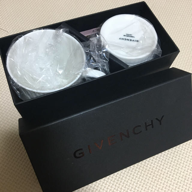 GIVENCHY(ジバンシィ)のGIVENCHY マグカップセット インテリア/住まい/日用品のキッチン/食器(グラス/カップ)の商品写真