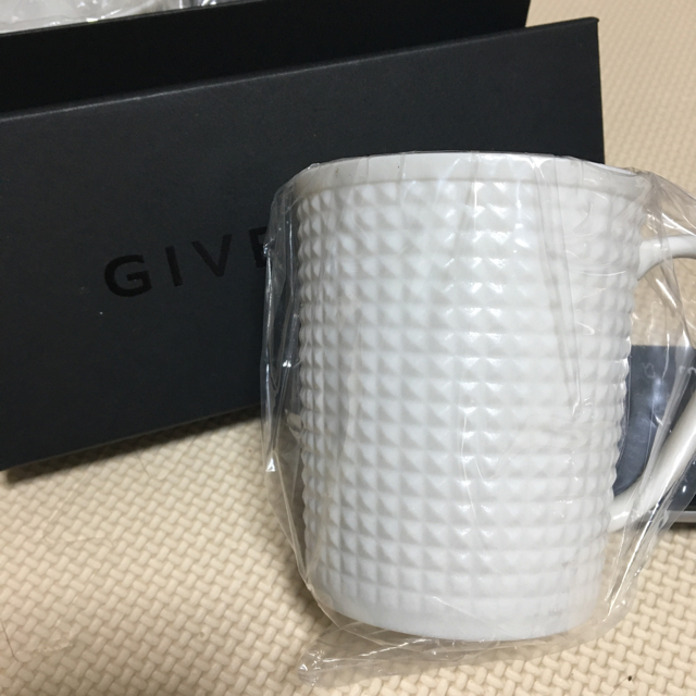 GIVENCHY(ジバンシィ)のGIVENCHY マグカップセット インテリア/住まい/日用品のキッチン/食器(グラス/カップ)の商品写真